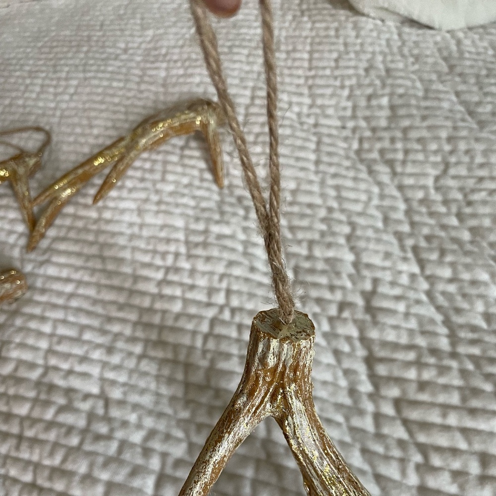 LOT OF 4 RESIN SHATTER PROOF DEER ANTLERS APPROX 9" - Picture 4 of 10